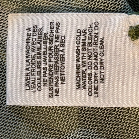 Garage women’s size TG/XL Olive Swirl button down top. Sheer unique material - Picture 7 of 7